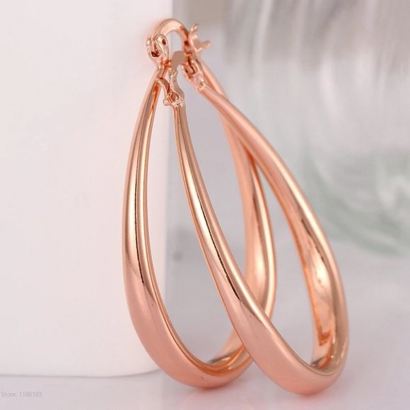 NEW 18K Rose Gold 1.5'' Oval Hoop Earrings - Picture 5 of 9